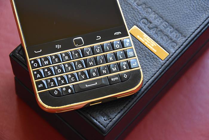 BlackBerry Q10 mạ vàng