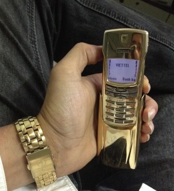 Nokia 8910i-ma-vang -24k- vina gold art